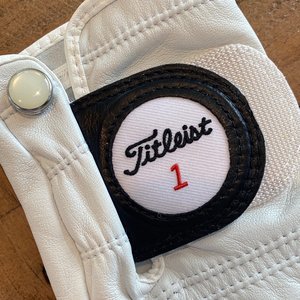 Titleist Women’s Left Handed Player Golf Glove - Picture 6 of 6